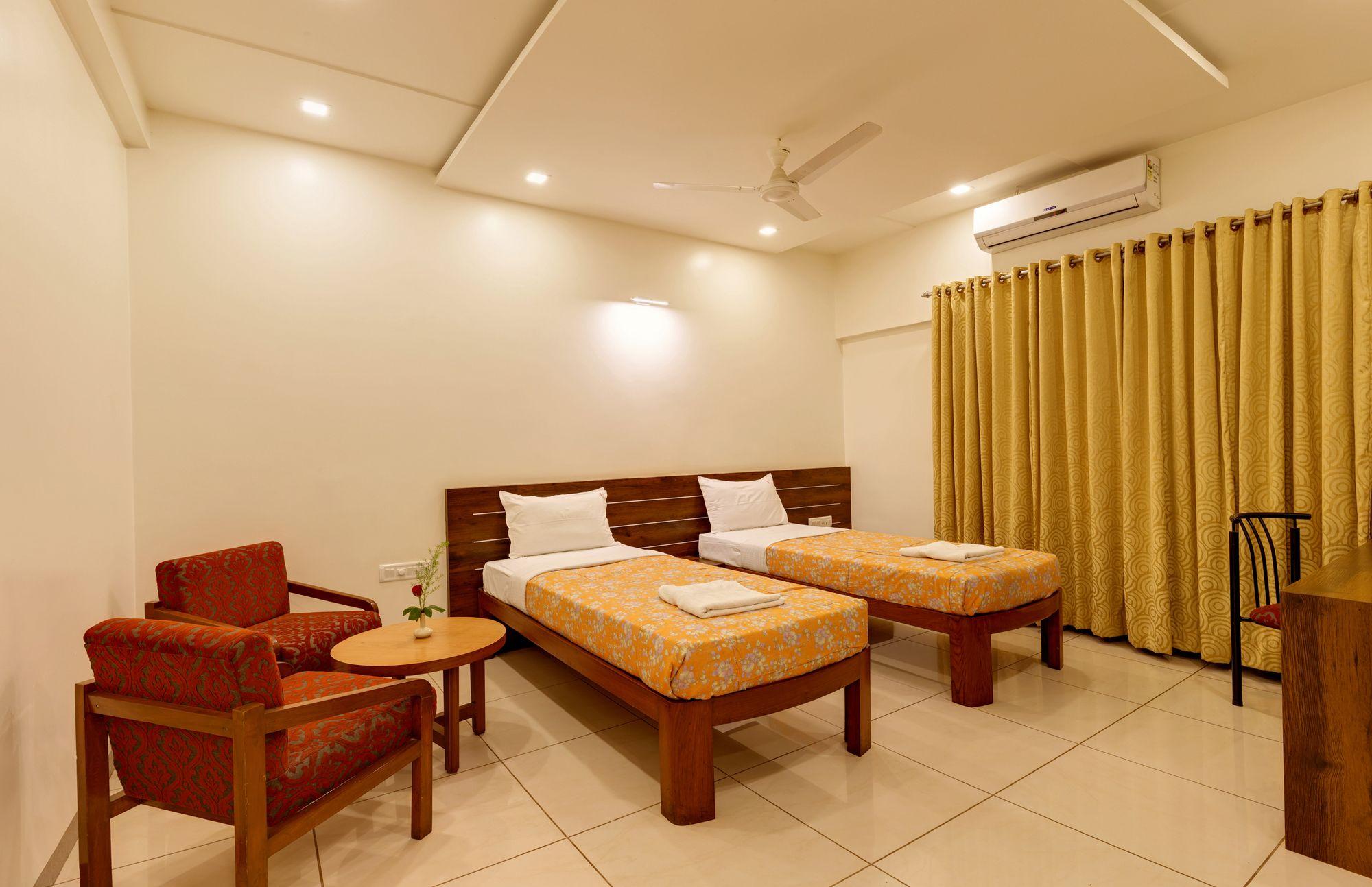 Hotel Woodland Kolhapur Εξωτερικό φωτογραφία