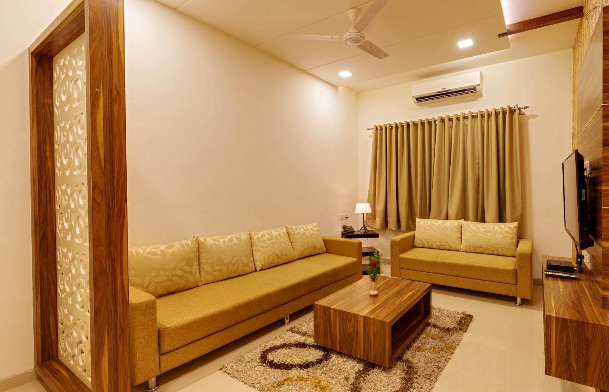 Hotel Woodland Kolhapur Εξωτερικό φωτογραφία