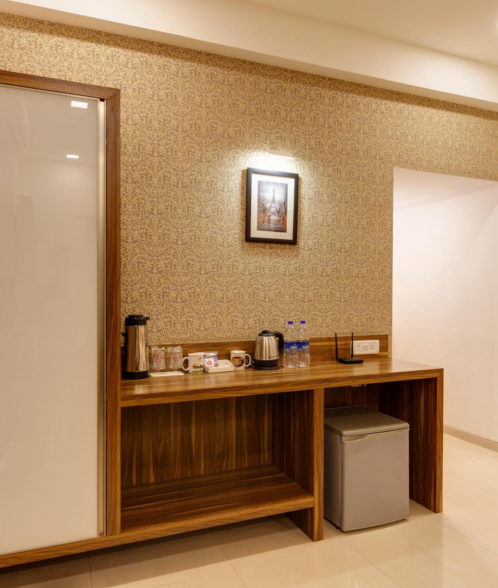 Hotel Woodland Kolhapur Εξωτερικό φωτογραφία