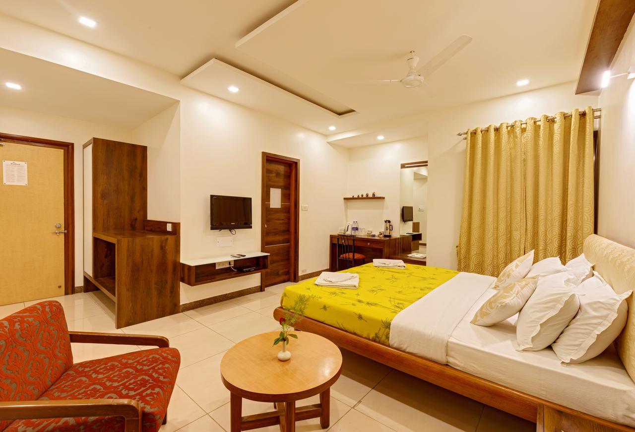 Hotel Woodland Kolhapur Εξωτερικό φωτογραφία