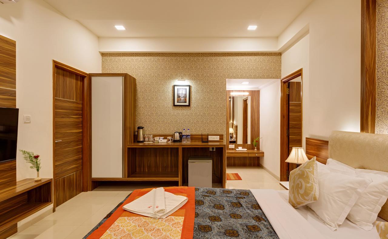 Hotel Woodland Kolhapur Εξωτερικό φωτογραφία