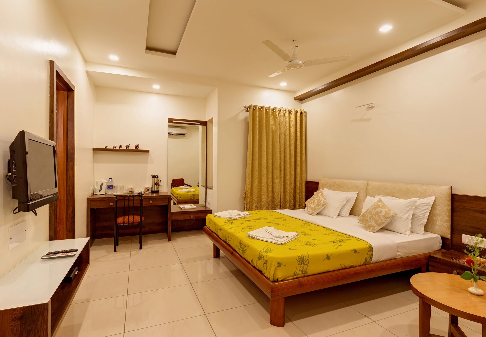 Hotel Woodland Kolhapur Εξωτερικό φωτογραφία